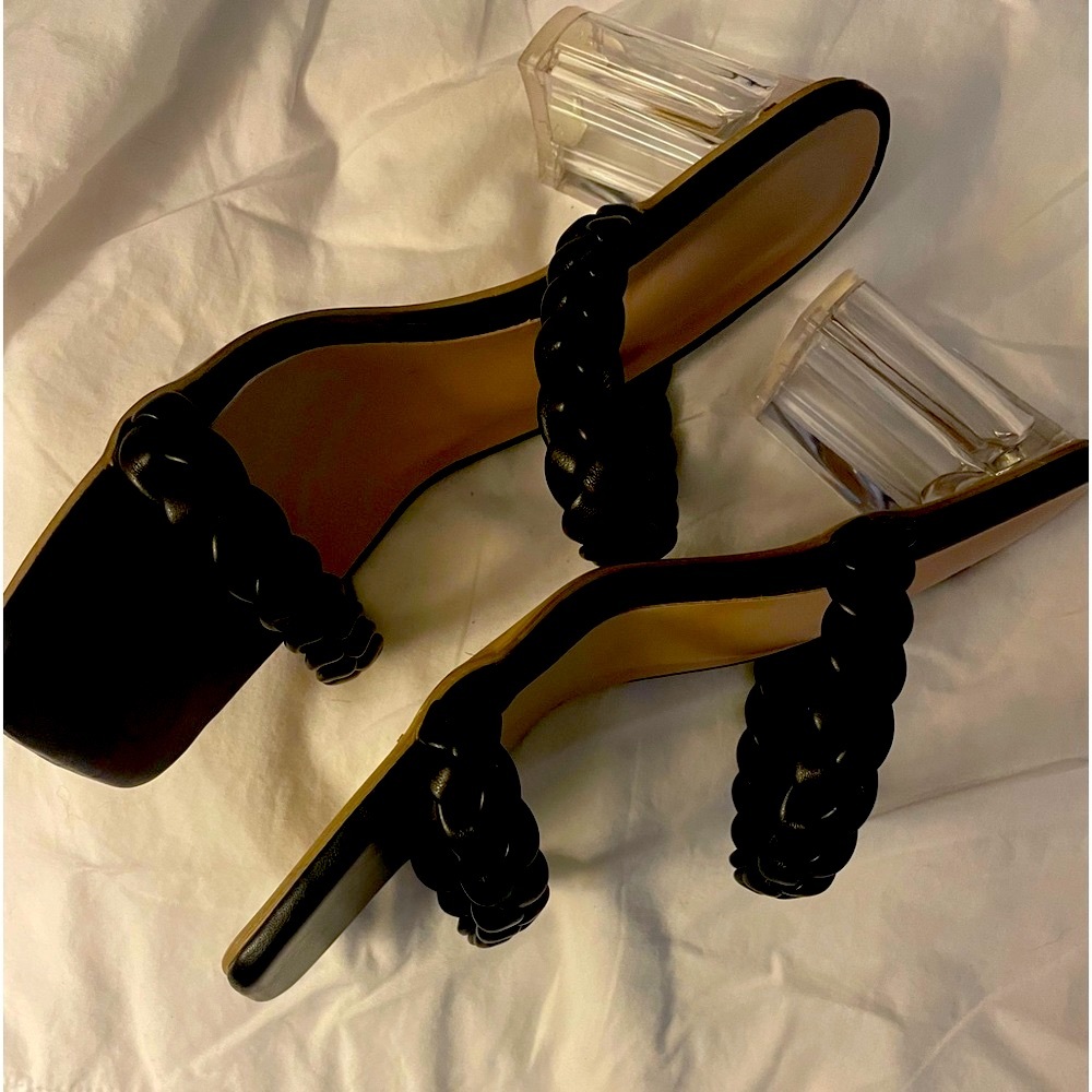 Black braided sandals.Size 10/40